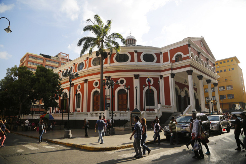 Teatro Municipal de Caracas foto @caracasarquitecturaehistoria